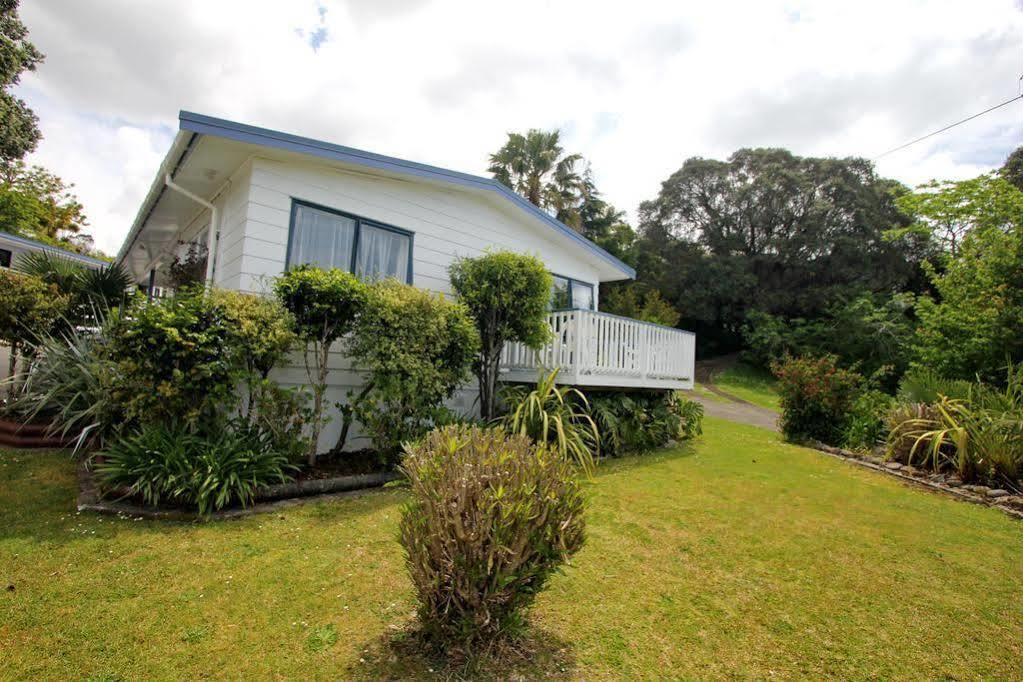 Blue Water Motel Tairua Exterior photo